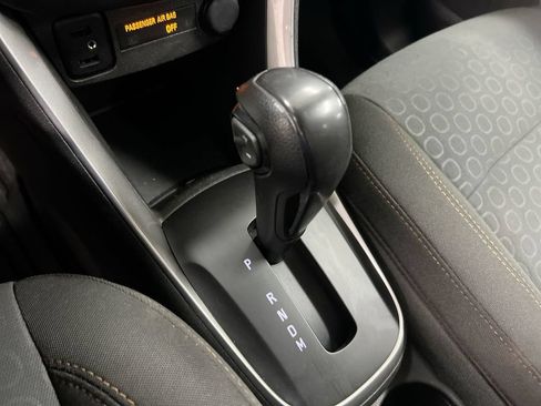 Used 2020 Chevrolet Trax LS AWD/4WD image 17