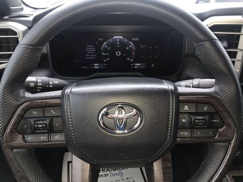 Used 2025 Toyota Tundra Limited AWD/4WD image 14