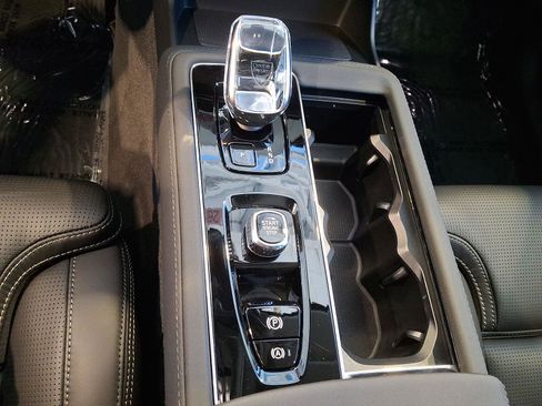 Certified 2026 Volvo XC90 T8 Ultra AWD/4WD image 10