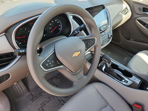 Used 2024 Chevrolet Malibu LT FWD image 10