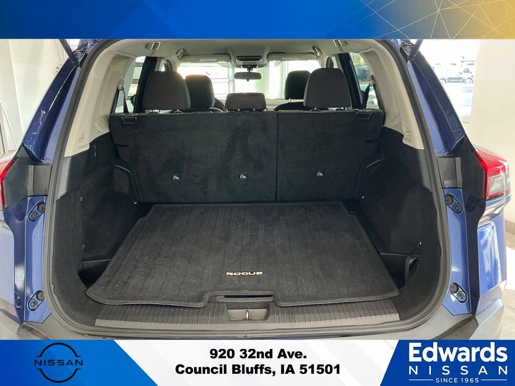 Used 2021 Nissan Rogue SV AWD/4WD image 8