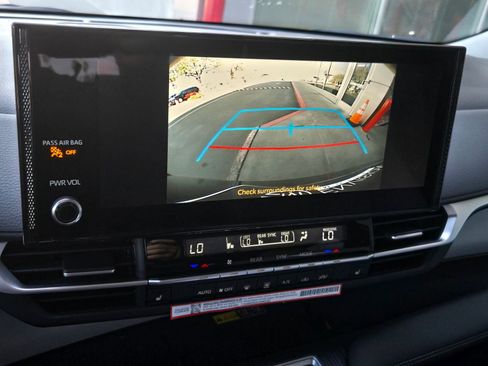 Used 2026 Toyota Sienna XLE image 16