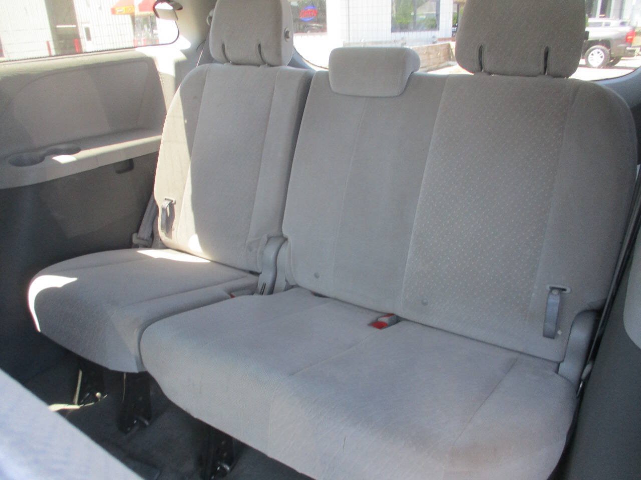 Used 2017 Toyota Sienna LE FWD image 20