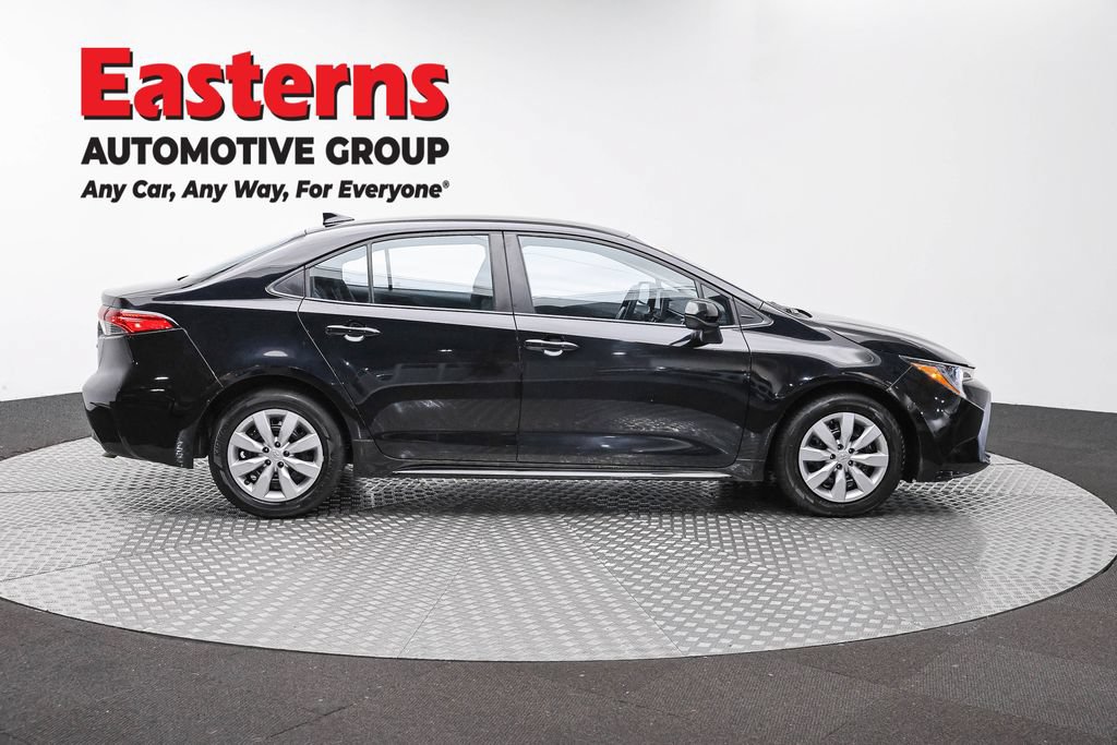 Used 2025 Toyota Corolla LE FWD image 5