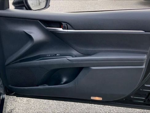Used 2019 Toyota Camry LE image 20