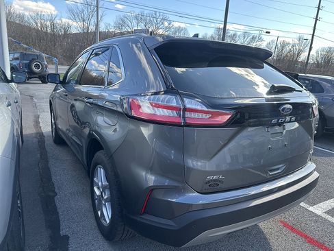 Used 2024 Ford Edge SEL image 4