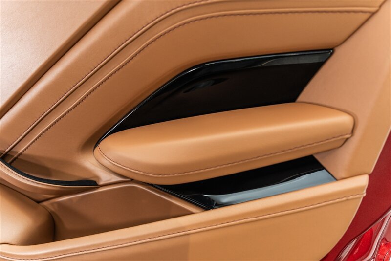 Used 2020 Aston Martin V8 Vantage Coupe RWD image 58