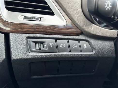 Used 2017 Hyundai Santa Fe SE image 23