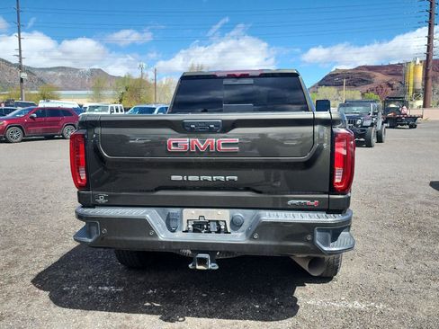Used 2023 GMC Sierra 2500 AT4 w/ AT4 Preferred Package image 4