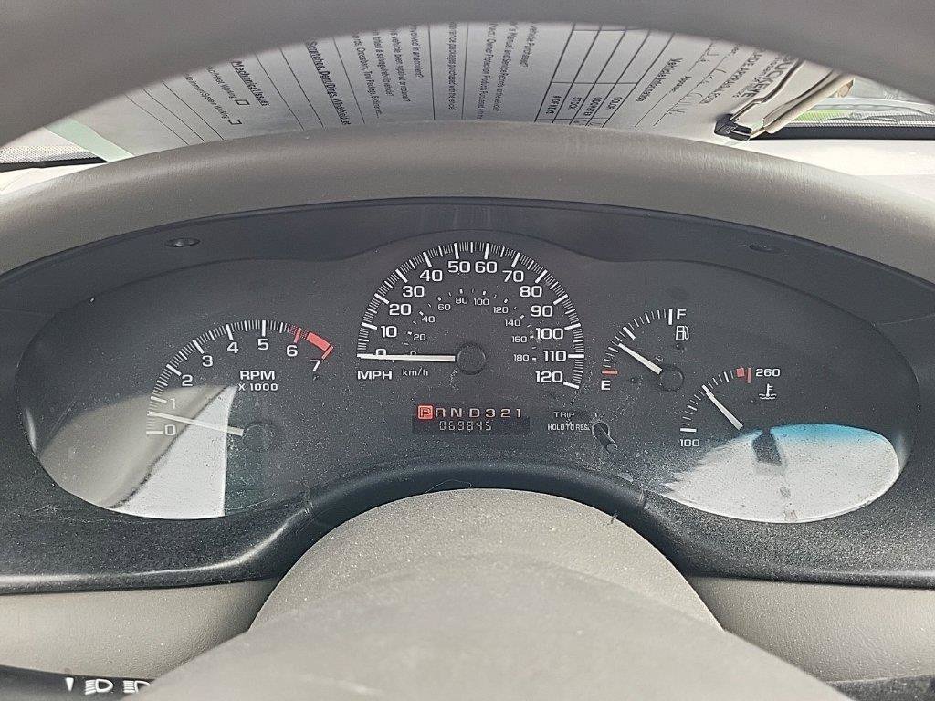 Used 1999 Chevrolet Malibu w/ Preferred Equipment Group 1 FWD image 17