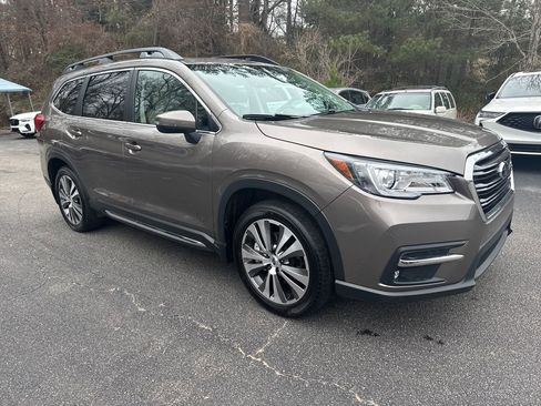 Used 2022 Subaru Ascent Limited w/ Technology Package image 9