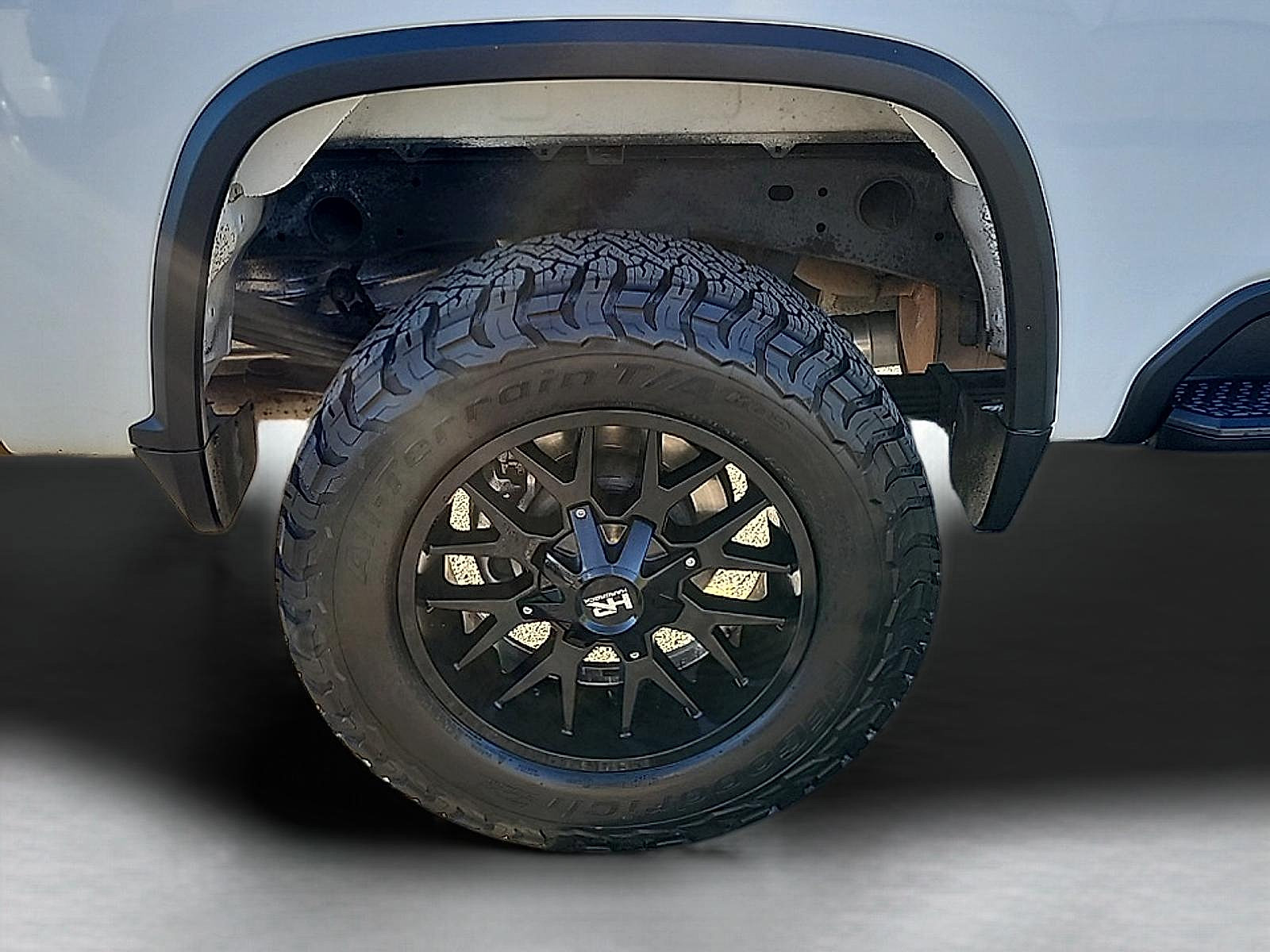 Used 2023 Chevrolet Silverado 2500 LT AWD/4WD image 9