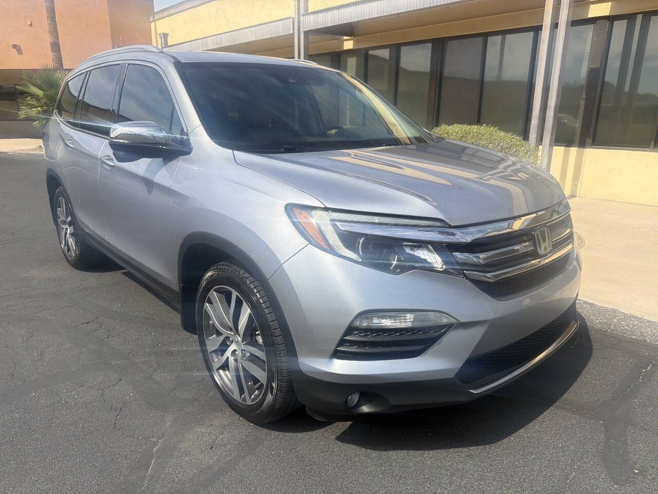 Used 2017 Honda Pilot Touring image 9