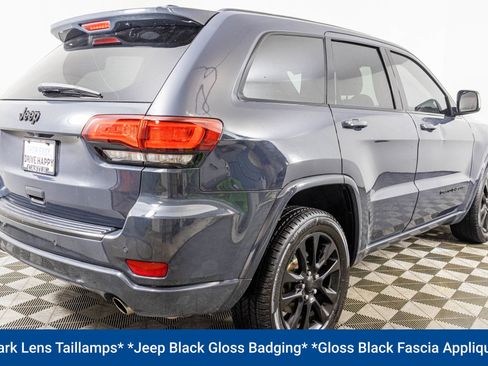 Used 2017 Jeep Grand Cherokee Altitude image 17