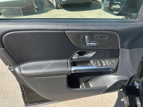 Used 2024 Mercedes-Benz GLB 250 image 20