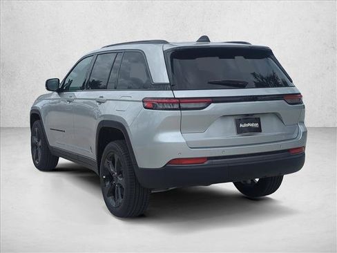 New 2026 Jeep Grand Cherokee Limited w/ Limited Altitude Package image 9