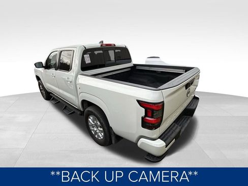 Used 2022 Nissan Frontier SV image 5
