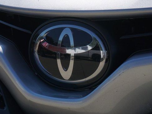 Used 2022 Toyota Camry SE image 11