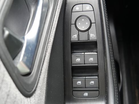 Used 2023 Nissan Rogue SV AWD/4WD image 28