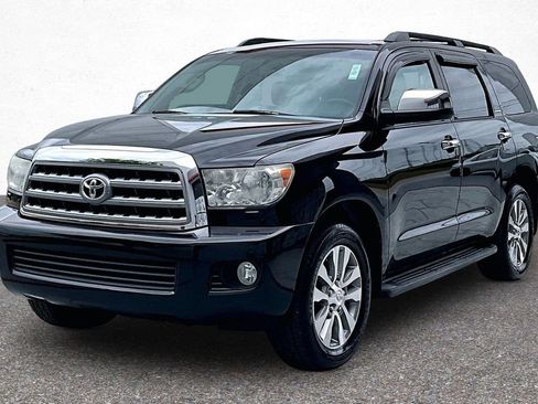 Used 2017 Toyota Sequoia Limited AWD/4WD image 4