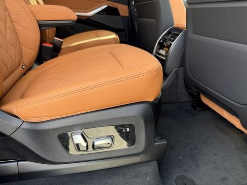 New 2027 BMW X7 xDrive40i w/ M Sport Package AWD/4WD image 18
