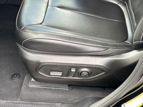 Used 2024 Jeep Grand Cherokee Limited RWD image 12