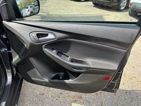 Used 2016 Ford Focus SE image 22