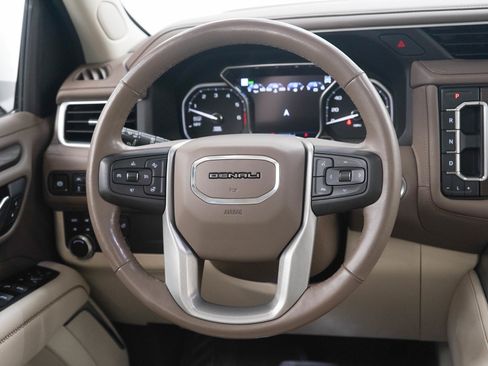 Used 2021 GMC Yukon Denali w/ Denali Premium Package AWD/4WD image 18