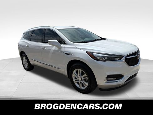 Used 2018 Buick Enclave Essence w/ Trailering Package FWD image 1