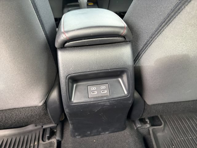 Used 2024 Toyota Corolla SE w/ SE Premium Package FWD image 19