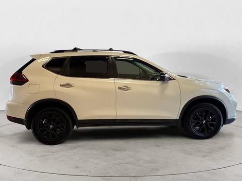 Used 2018 Nissan Rogue SV w/ Premium Package AWD/4WD image 7