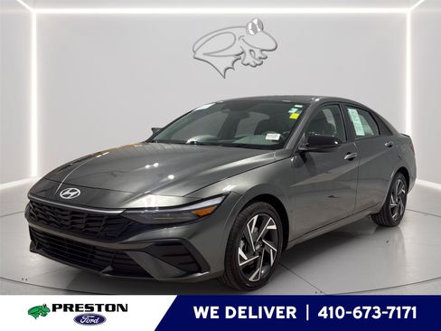 Used 2025 Hyundai Elantra SEL FWD image 1