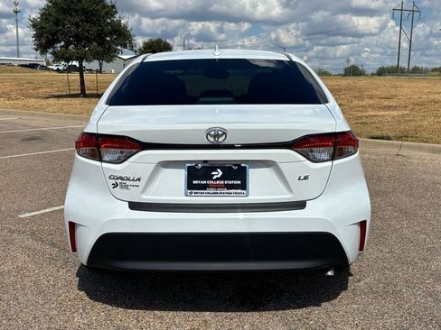 Certified 2025 Toyota Corolla LE image 6