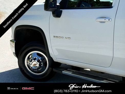 Used 2024 Chevrolet Silverado 3500 LT w/ Convenience Package AWD/4WD image 8