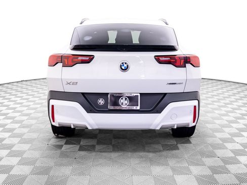 Certified 2026 BMW X2 xDrive28i w/ Technology Package AWD/4WD image 4
