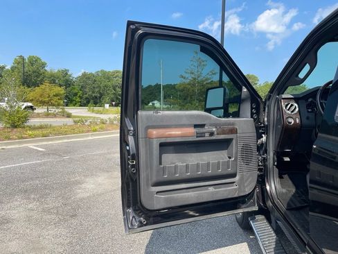 Used 2014 Ford F250 Platinum AWD/4WD image 42
