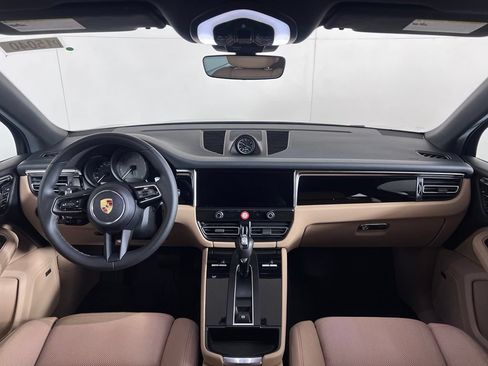 Certified 2024 Porsche Macan S AWD/4WD image 21
