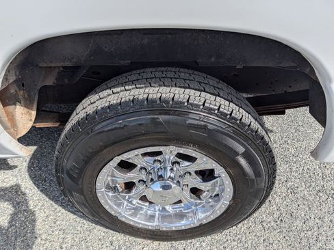 Used 2011 Ford E-350 and Econoline 350 XLT image 10