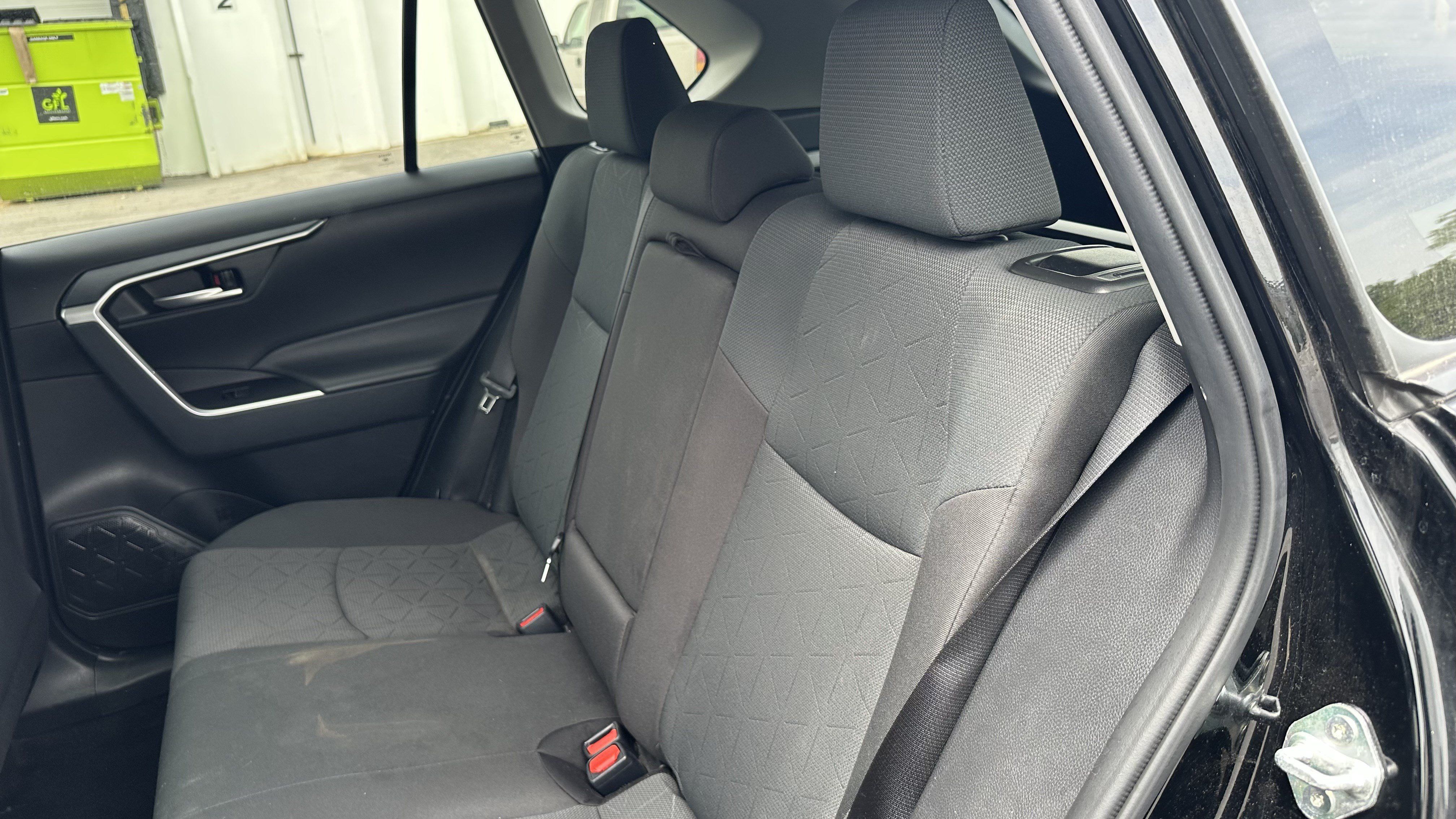 Used 2025 Toyota RAV4 XLE AWD/4WD image 32