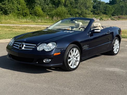Used 2007 Mercedes-Benz SL 550 image 2