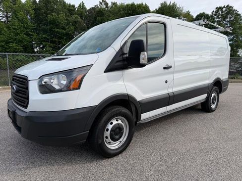Used 2018 Ford Transit 250 130 Low Roof RWD image 33