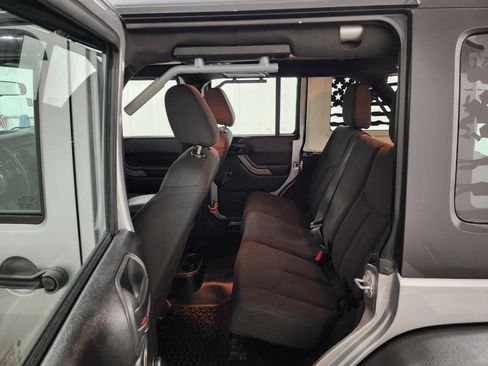 Used 2015 Jeep Wrangler Unlimited Sport w/ Connectivity Group image 15