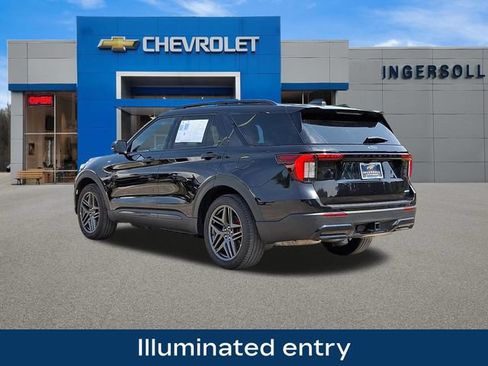 Used 2025 Ford Explorer ST-Line w/ ST-Line Street Pack AWD/4WD image 27
