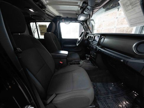 Used 2018 Jeep Wrangler Unlimited Sport S image 27