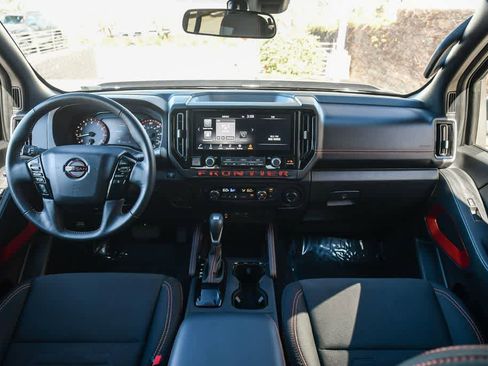 Used 2025 Nissan Frontier Pro-X image 15