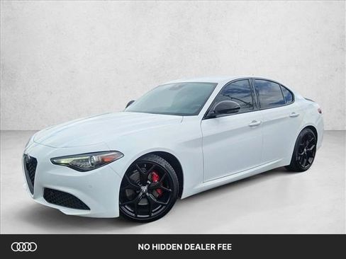 Used 2020 Alfa Romeo Giulia w/ Nero Edizione RWD image 1