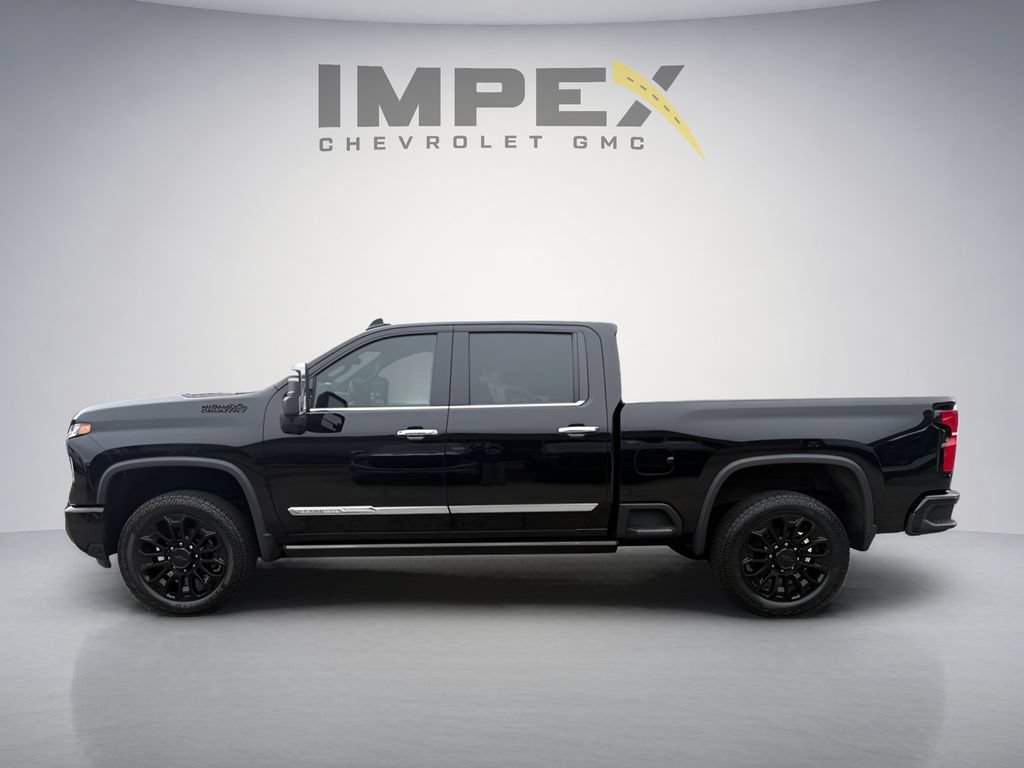 Used 2025 Chevrolet Silverado 2500 High Country w/ High Country Premium Package AWD/4WD image 2