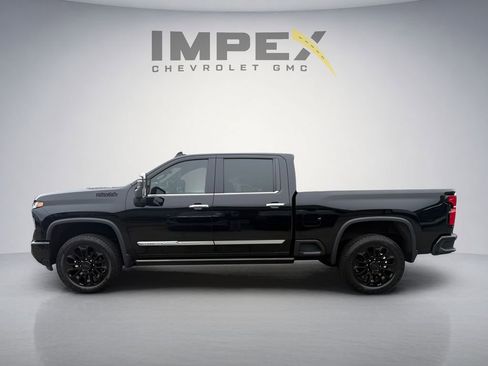 Used 2025 Chevrolet Silverado 2500 High Country w/ High Country Premium Package AWD/4WD image 2