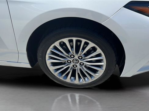 Used 2019 Toyota Avalon Limited w/ Advanced Safety Package FWD image 20