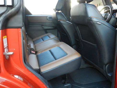 Used 2024 Ford Bronco Outer Banks image 40